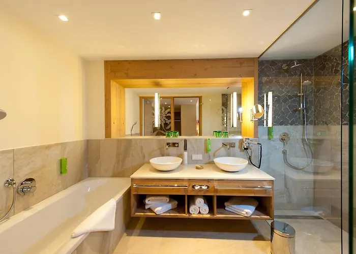 Отель Bergheimat 4*